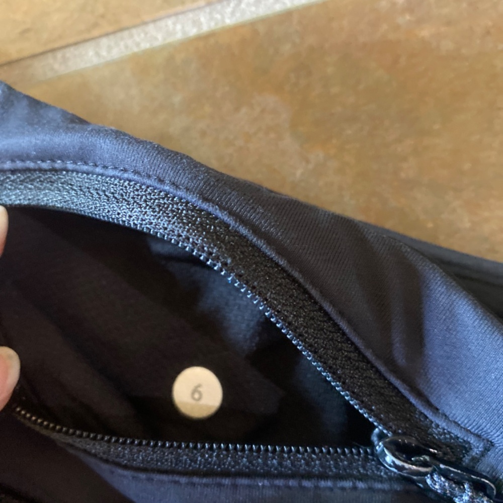 Lululemon Speed Ups 2.5 inch - Picture 3 of 4